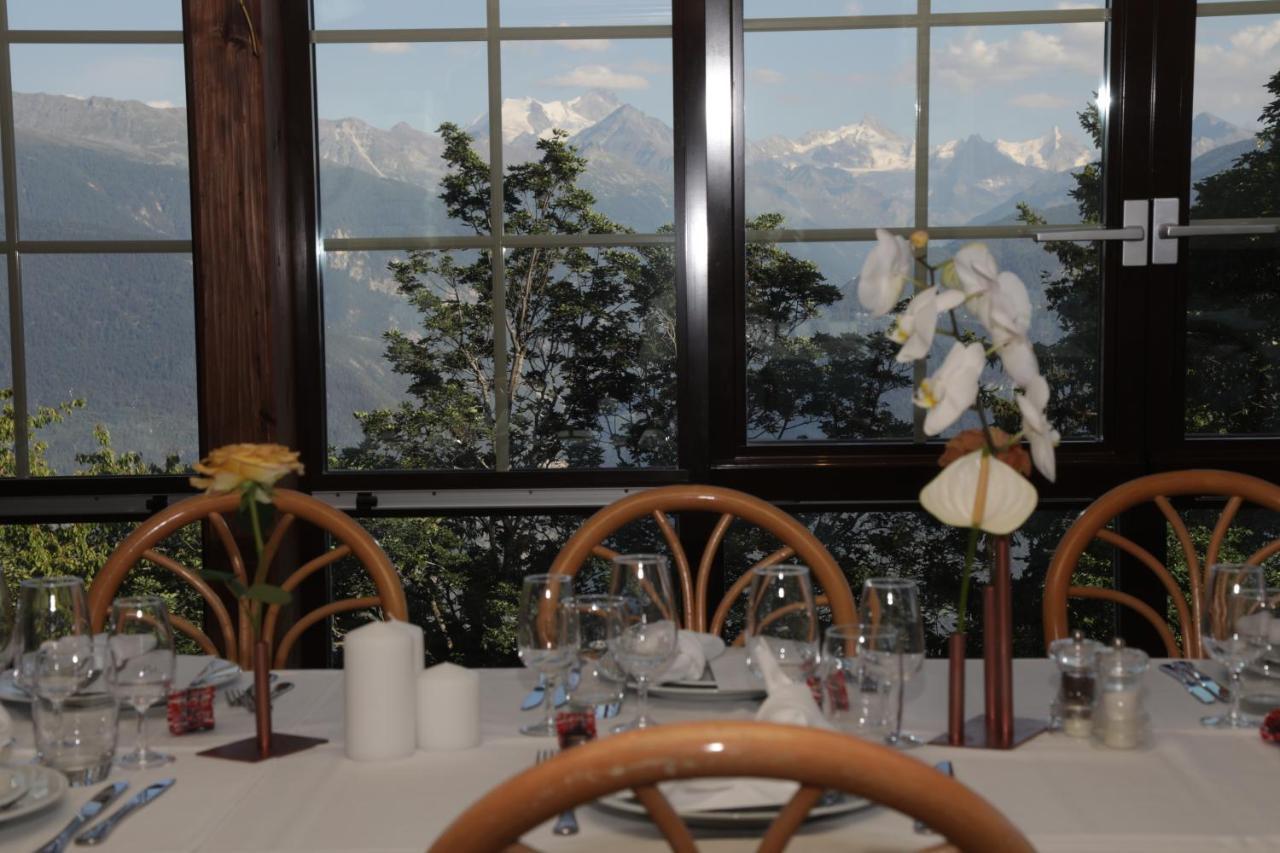 Hotel-Restaurant Le Mont Paisible, クラン エクステリア 写真